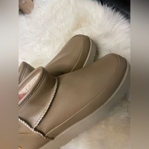 UGG Classic Sugar Ultra Mini